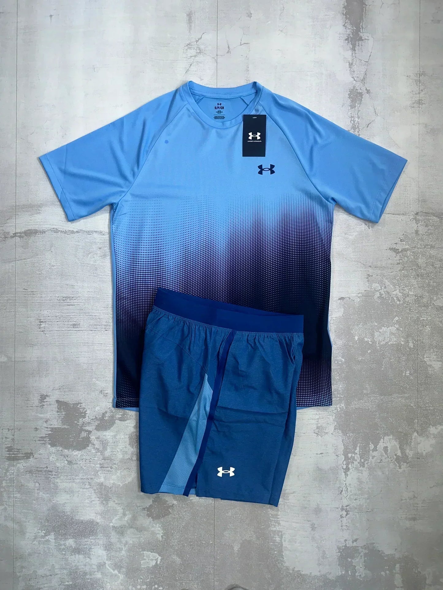un am blue fade short set